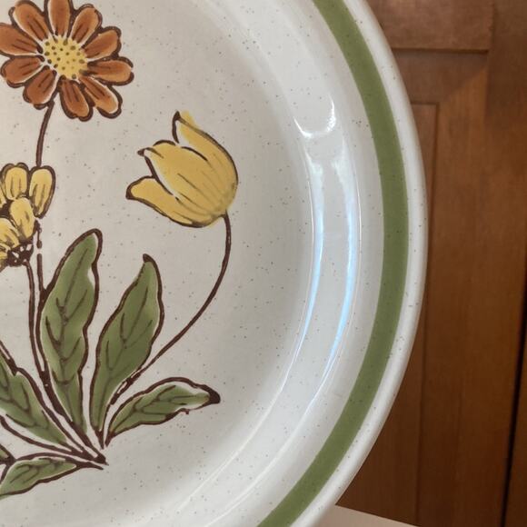 Vintage Country Casual 12” Round Serving Platter - Picture 3 of 9